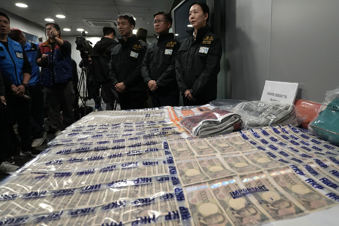 中国籍高管用真人等身“人偶”走私49公斤黄金到日本！金额高达10亿，6名中国人被捕！（组图） - 18