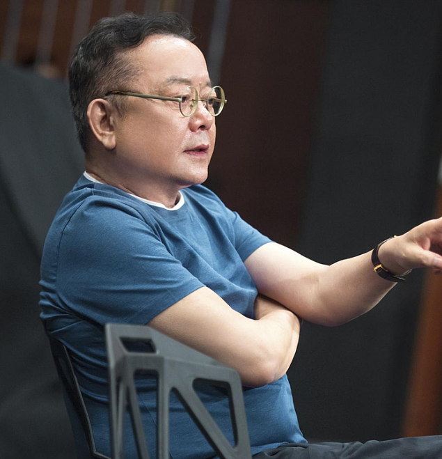 坐拥价值上亿四合院?全家移民美国?王刚的真实情况,让人意外 - 2