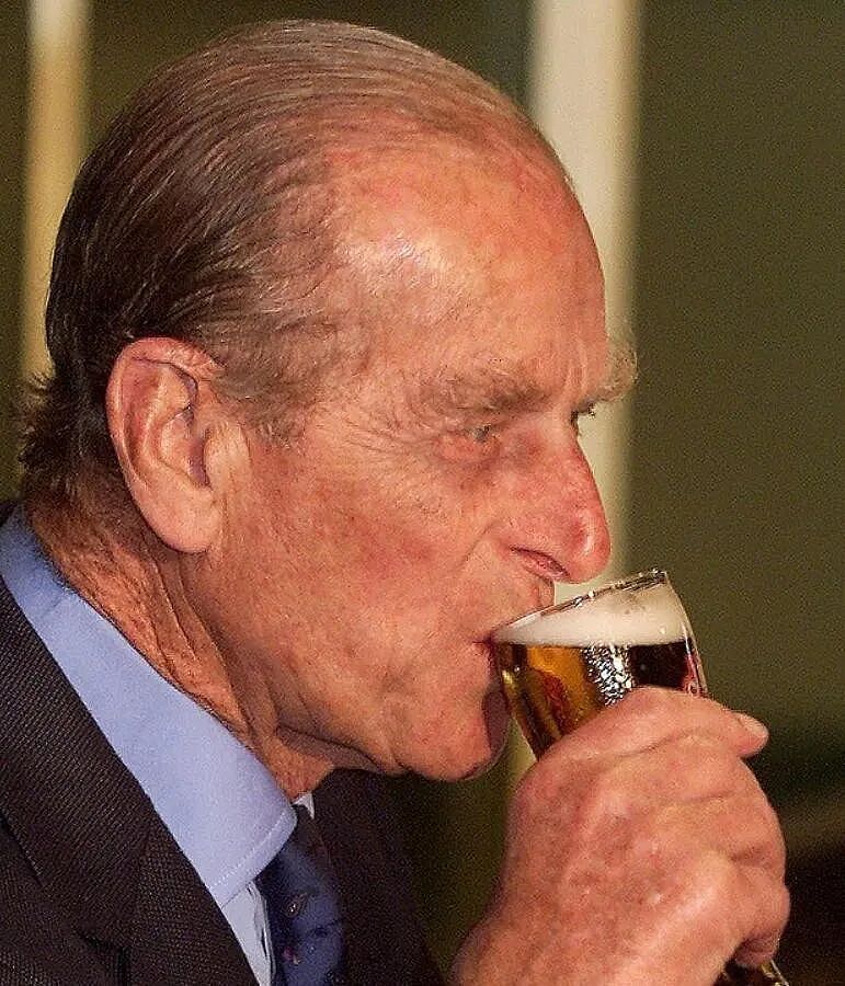 菲利普亲王其实瞒了全世界8年：他得了胰腺癌，一个人扛着，直到死....（组图） - 6