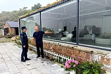 网红博主霸占无人海岛，建房、开路通电、捕鱼烹食、圈养家禽，吸引大批网友点赞、打赏，如今被海警查处（组图）