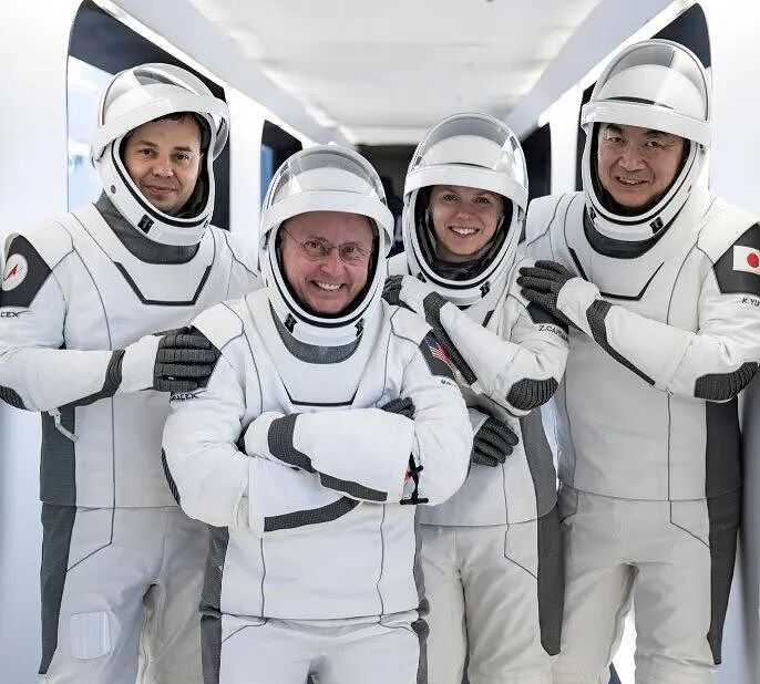在太空漂着，忽然发现自己不会说话了！NASA：立刻终止，快回地球！（组图） - 3