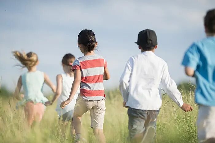 花8万去海外研学，孩子却在博物馆刷手机 - 7