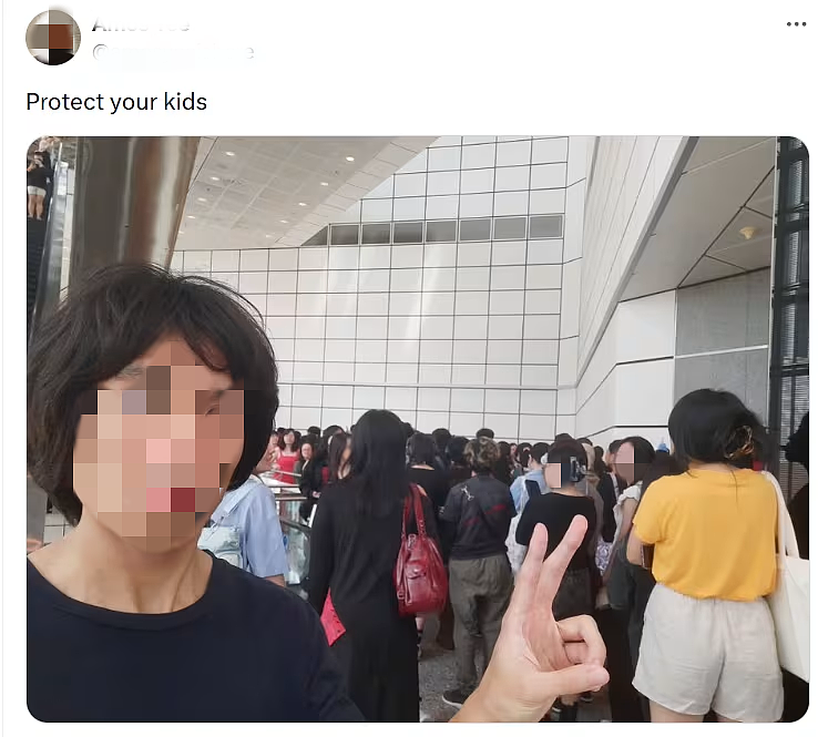 中国小伙重拳怒揍新加坡争议“网红”,竟获百万网友力挺致敬!只因...(组图) - 7