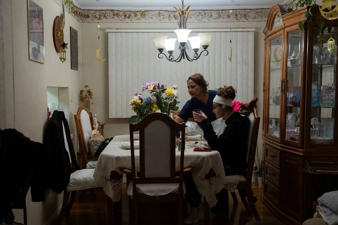 妹子街头惨遭泼硫酸,但凶手根本不认识,抓不到!结果几年后,凶手自己写歌自曝了... - 11
