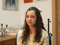 西人女生惨遭下药轮奸，主动求死！母亲：我要报仇