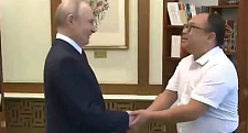 普京来中国，百忙之中点名要见他！中俄全网寻人，没想到26年前的事，他还记得（组图）