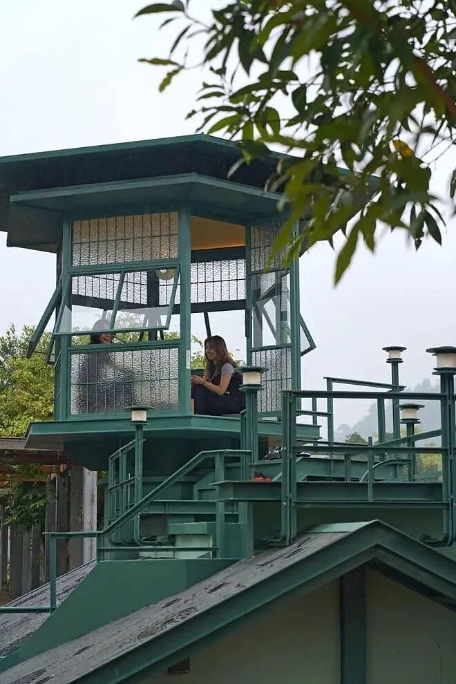 翻车了?中国美院教授设计的当代古典园林风“海月剧场”,被质疑是“滑板公园”!网友:绿化少了点 - 11