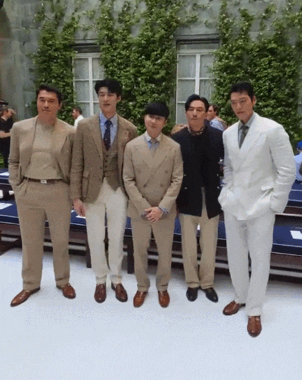 Prada这次的“丑衣服”,许光汉穿上也救不了…… - 14