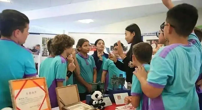 这个国家快被华人“买”下了！？美女遍地，10个移民中就有9个华人...（组图） - 11