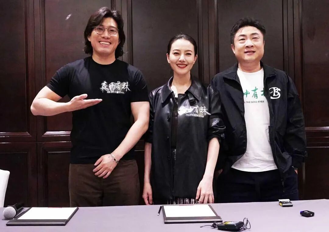 高圆圆在沈阳菜场卖辣白菜！女神变身摊主动作娴熟，路人围观不敢认（组图） - 6