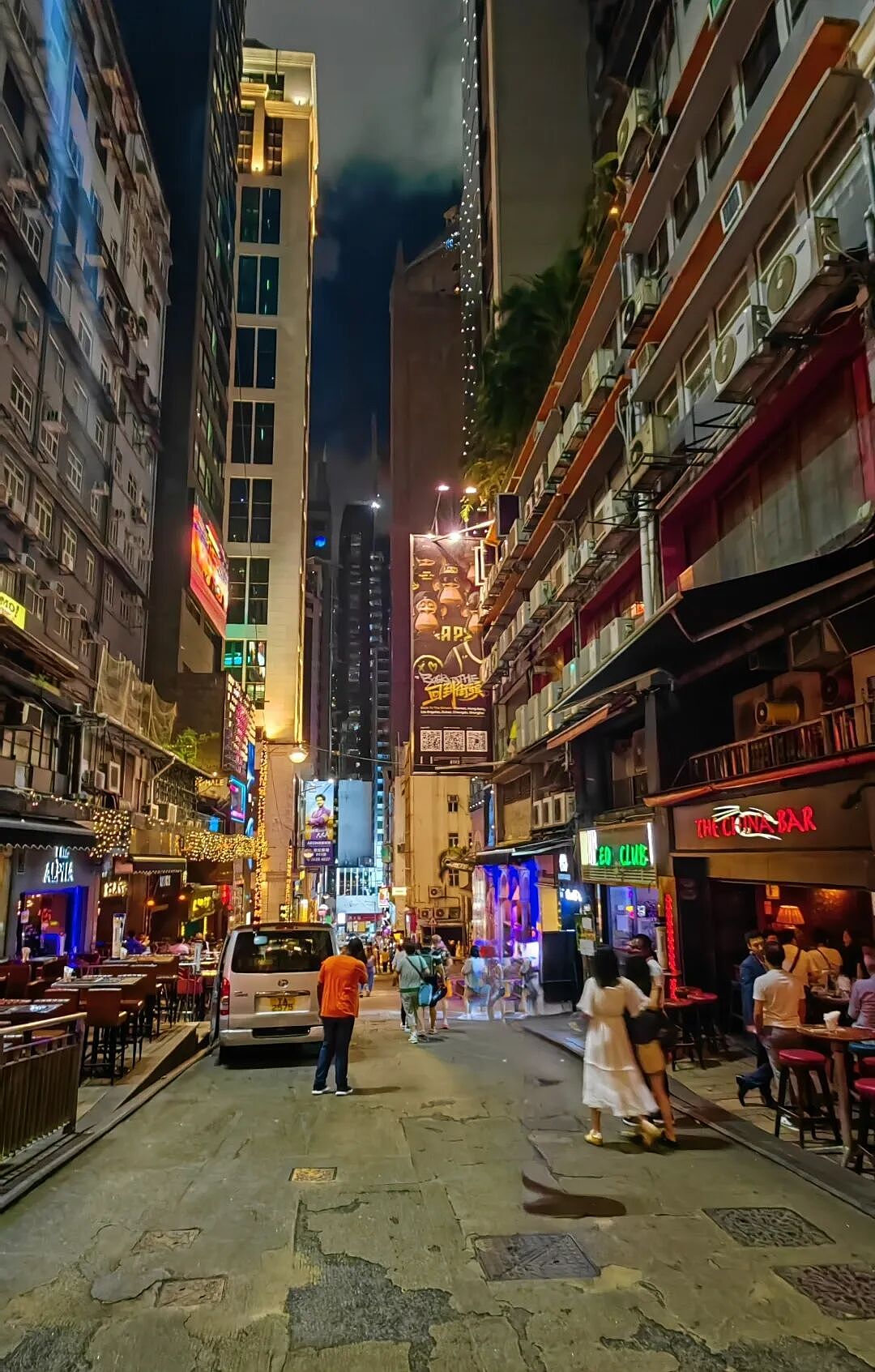 新加坡月薪远高于香港,为什么看起来没香港人有钱? - 7