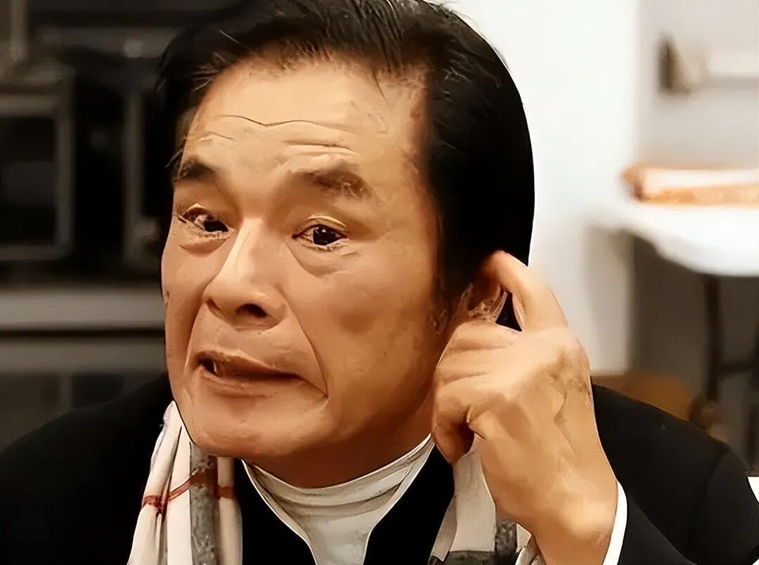 6个老婆同住豪宅,每人“月薪”7万!71岁宝刀未老又娶娇妻!现实版“韦小宝”(组图) - 2