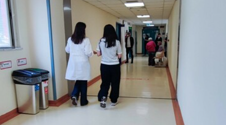 16岁华裔少女深夜突然产女!全家均不知其怀孕,婴儿出生后哭了几声便身亡 - 2