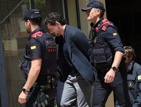 百亿豪门继承人将亲爹推下悬崖摔死？年轻继母为争产手撕全员恶人…（组图） - 8
