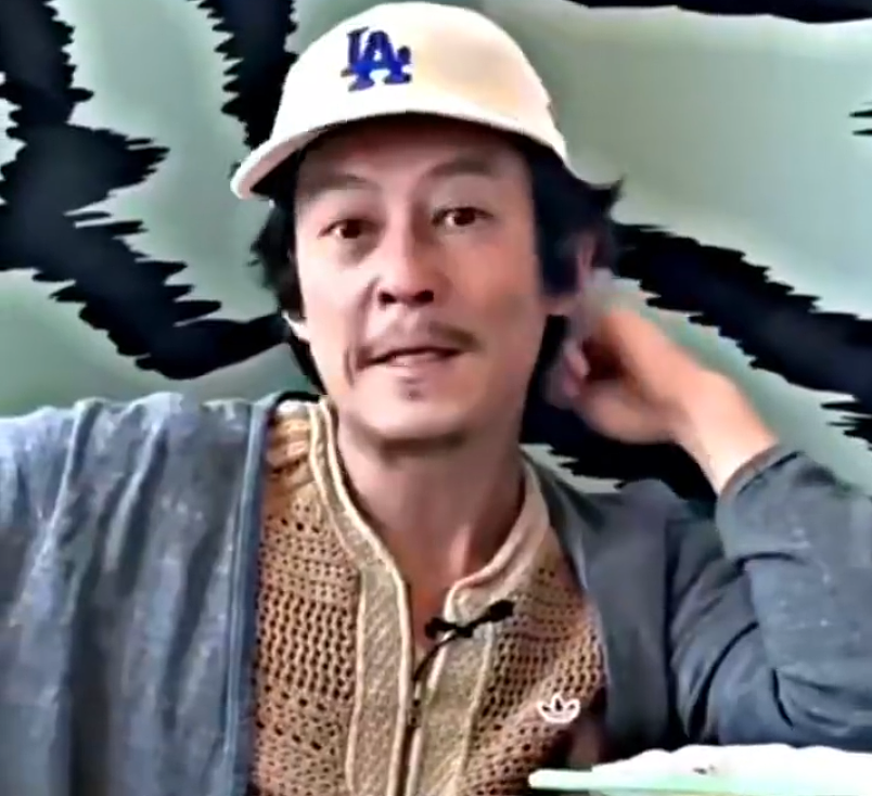 撞脸赵本山？陈冠希中餐馆聊美食，留八字胡满脸沧桑，老态尽显（组图） - 1