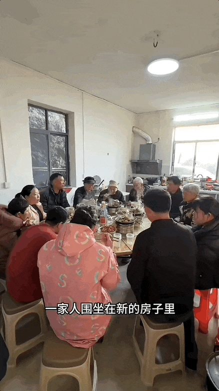 被大厂裁员后，我卖掉父亲攒30年的废品，被全网群嘲了 - 14