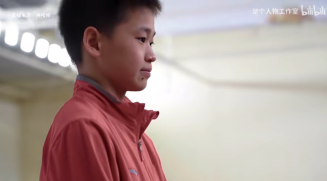 全红婵哽咽落泪,17岁来例假,每天吃一顿饭都长胖!她不让弟妹练跳水了…(组图) - 5