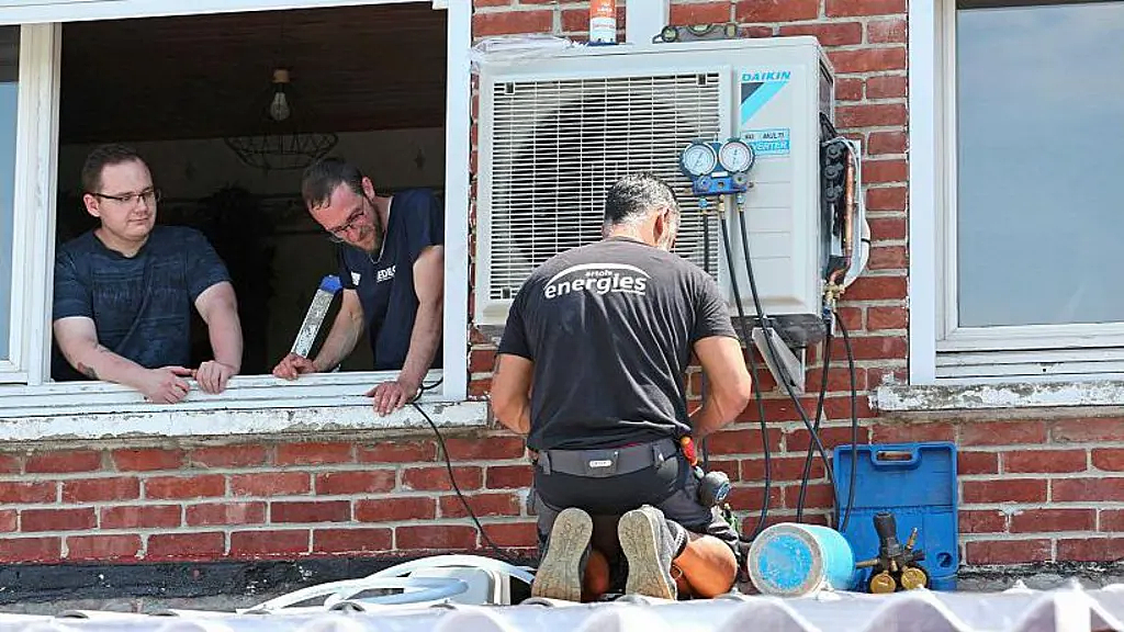 欧洲多国连破40°+高温，仅2成家庭有空调？巴黎急救接4倍心脏骤停报警… - 16