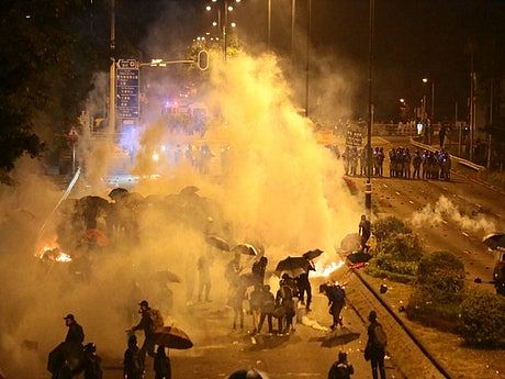 【修例风波】港中大几乎成“战场” 香港绝不是“新柏林”（组图） - 2