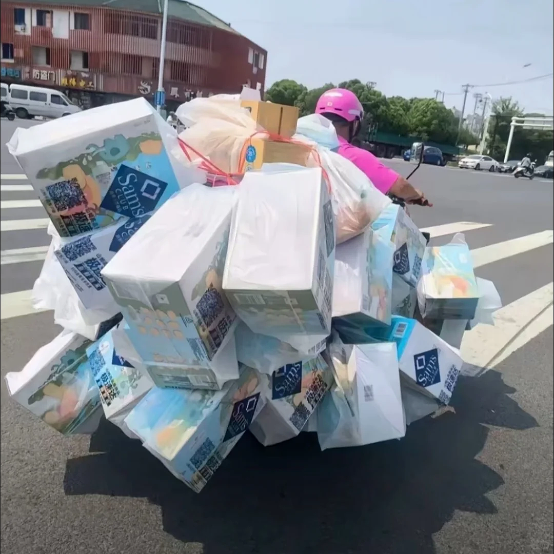 山姆盒马配送员挂55公斤货,快成“人形货拉拉”(组图) - 2