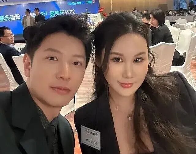 香港男星迎娶富婆,安排妻子直播带货,自己全职在家带孩子 - 4