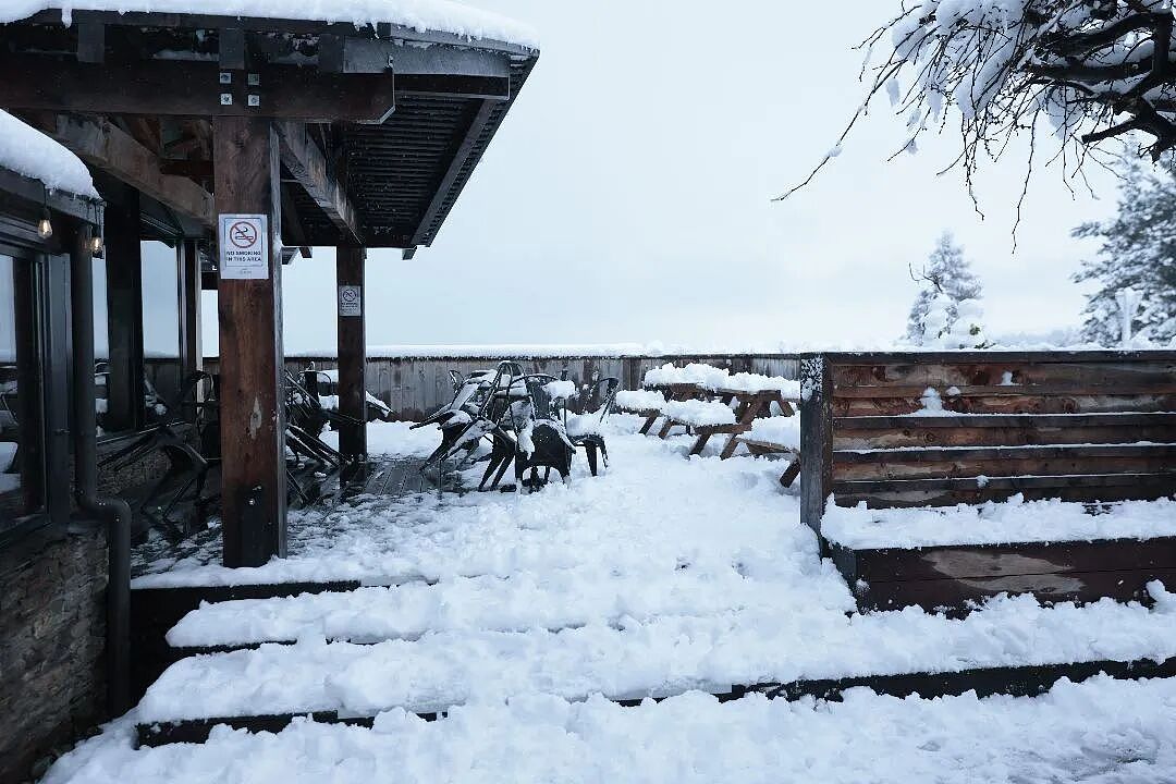 新西兰一地进入紧急状态!25厘米暴雪砸下,华人游客被困,发贴“求出逃”...(组图) - 22