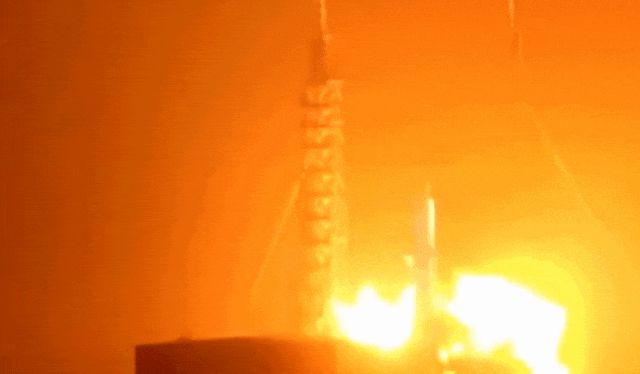 突发!蓝色起源火箭发生爆炸,现场升起巨大火球!公司由贝索斯创建,刚获得NASA大合同(图) - 1