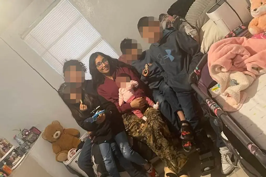美国街头血案:5孩母亲光天化日下被当街刺死,3名年轻女子被捕时竟还冲着镜头嬉笑(组图) - 7