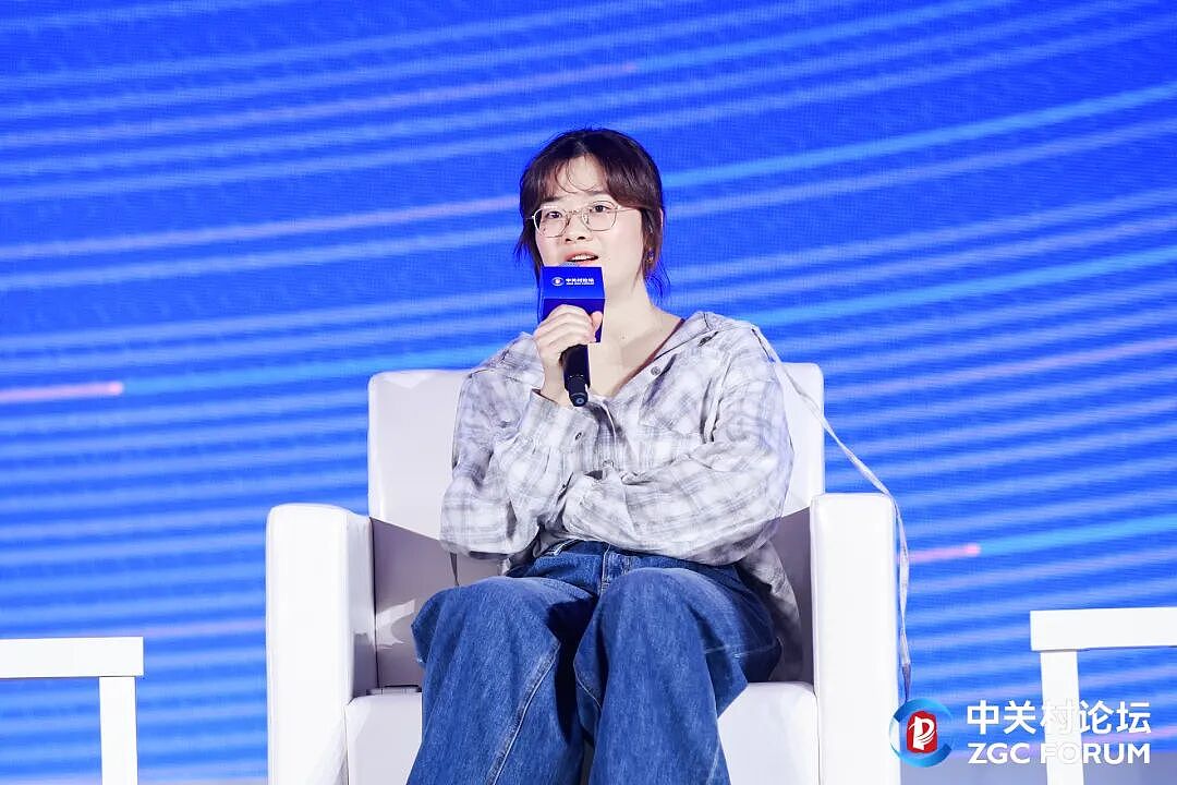 95后AI“天才少女”罗福莉,最新发声(组图) - 1