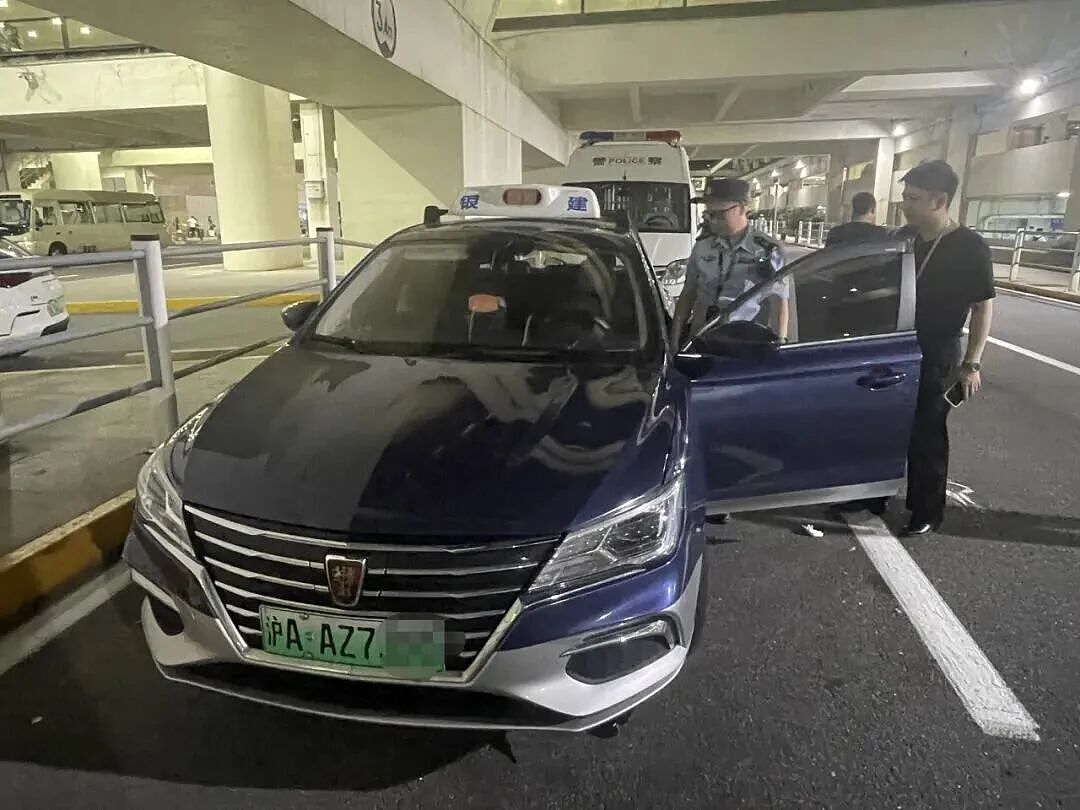 知名博主在浦东机场打车“被套路”,凌晨遭出租车抛路边!上海警方通报:司机已被行拘(组图) - 5