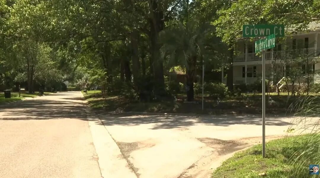 熊孩子按完他家门铃就跑，愣是按了两周！气得他把娃拎回家暴打，喜提绑架罪...（组图） - 3