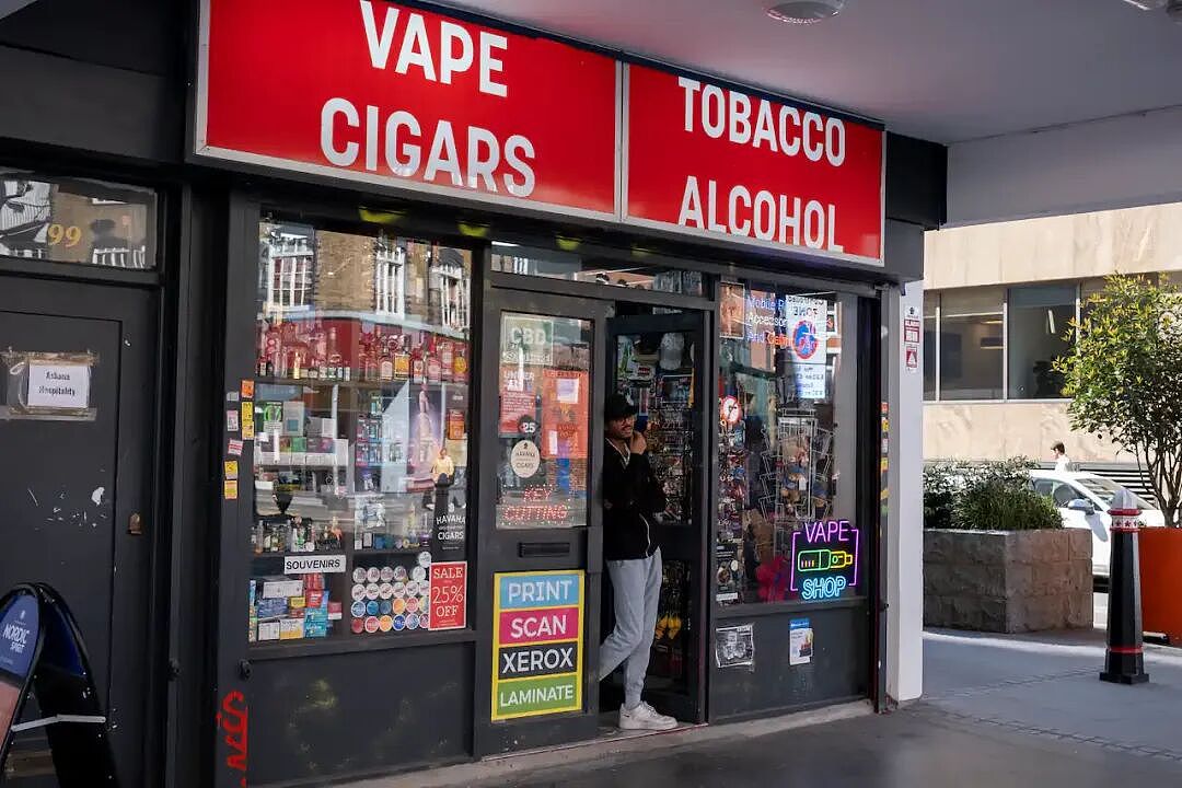 英国通过历史性法案，09年后出生者终身禁买香烟！澳卫生部长：正密切关注效果（组图） - 3