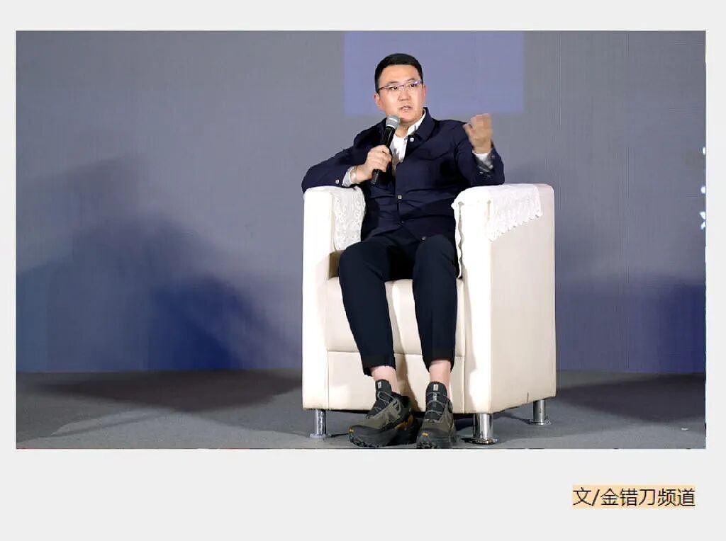 被痛骂的稻城亚丁,反让这个河北80后上神坛(组图) - 1