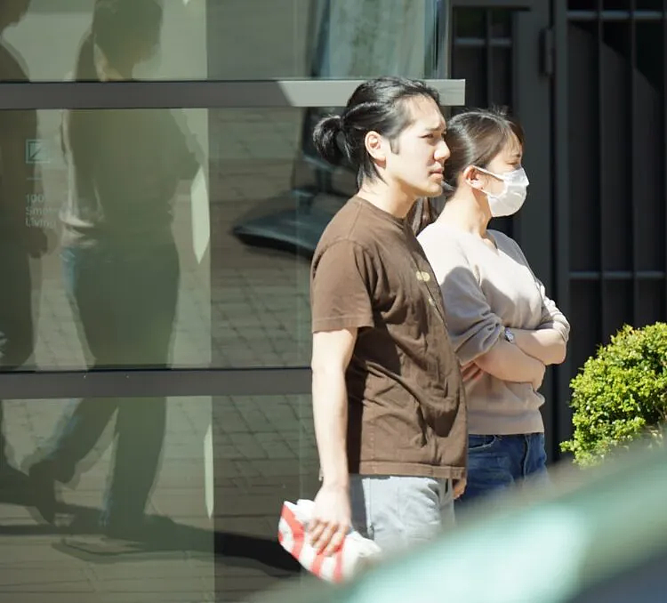 纽约偶遇“亚洲第一恋爱脑”:逃离皇室后的她,和“废柴老公”逆袭了 - 23