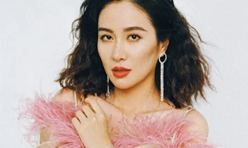 太炸裂!知名女演员自曝父亲“保姆”卷走一半遗产,自己反成被告(组图) - 1