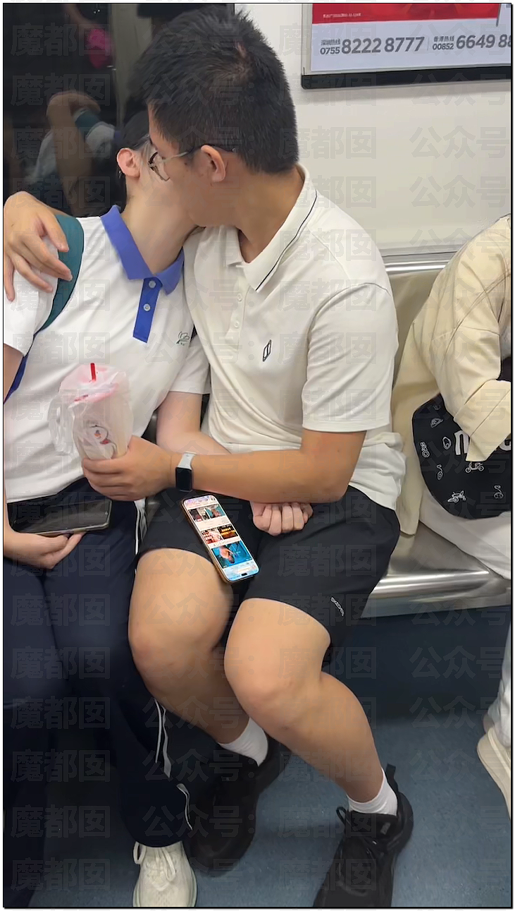 疯传!疑似身穿中学校服小女生和成年男性地铁激吻引发质疑 - 63