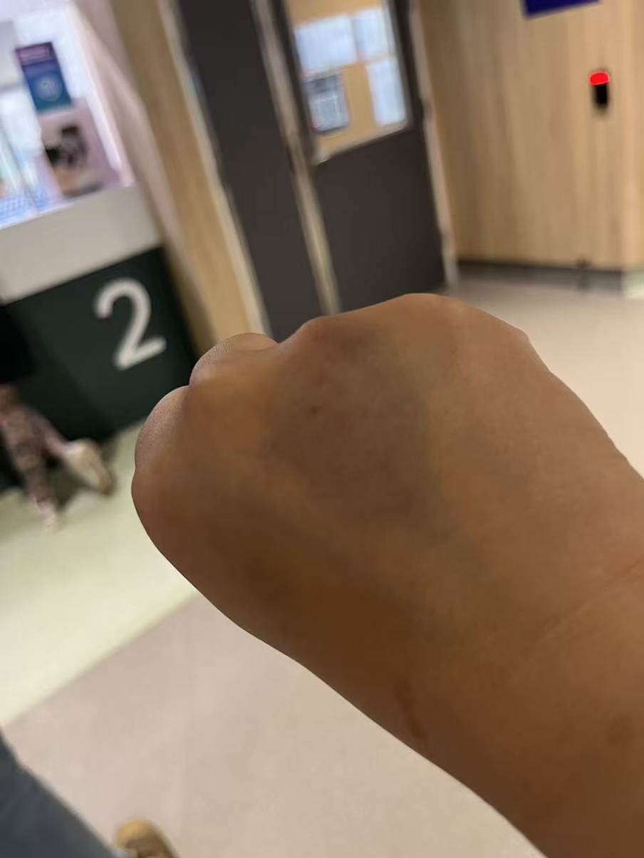后脑着地,人被击打,拖行!澳华女教师:我是受害者,警方却在深夜上门施压(组图) - 5