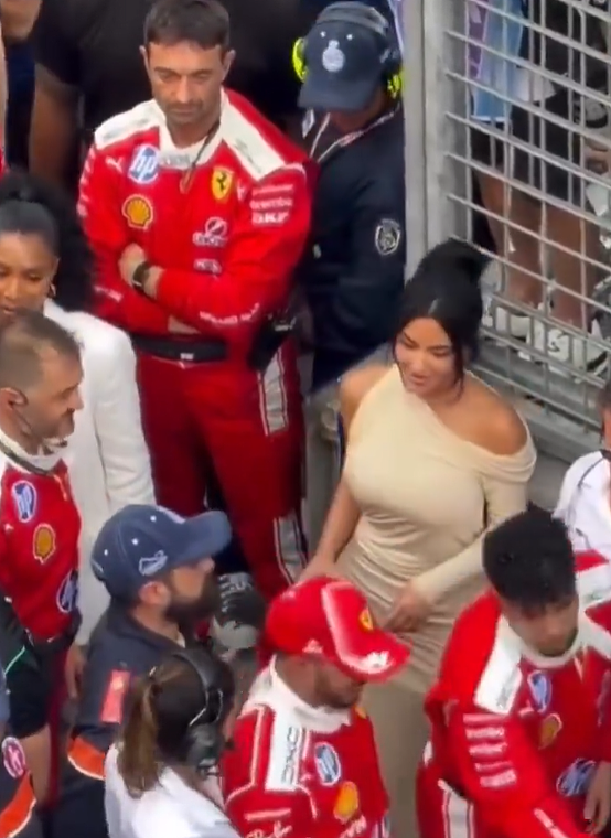 金卡戴珊与F1七冠王赛场热吻！10亿富婆儿恋上5亿小狼狗，网友：什么短剧情节！ - 12