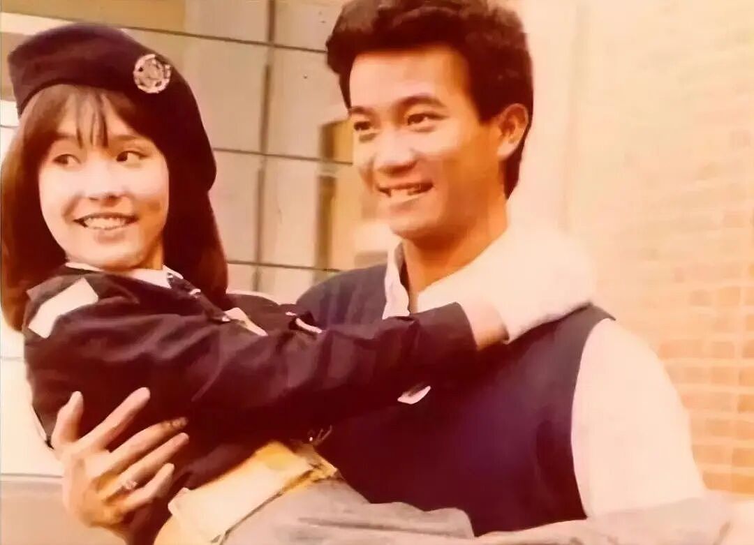 翁静晶:剧本都写不出的传奇人生!20岁为爱退圈,55岁再嫁豪门(组图) - 3