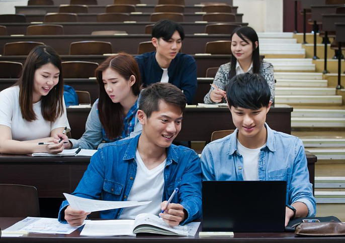 “不想和中国留学生交朋友！”华人留学生崩溃发帖，评论区吵翻...（组图） - 8
