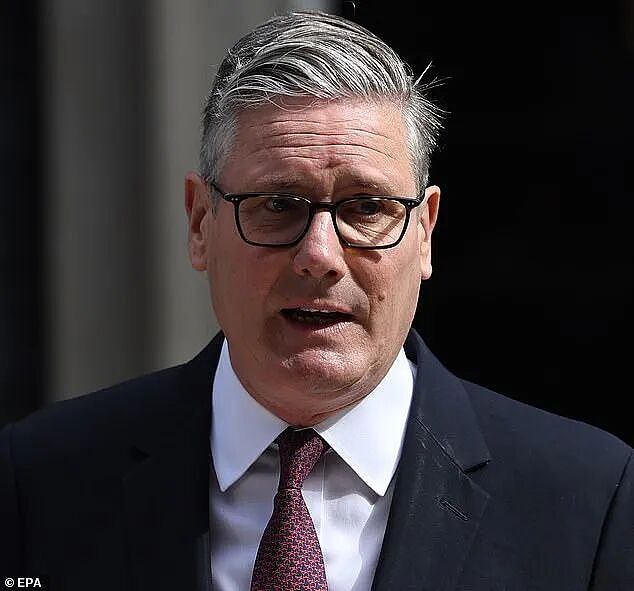 英国首相请辞唐宁街10号，遭到英国人嘲讽：早就该卷铺盖滚蛋了（组图） - 12