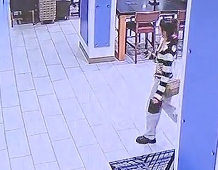 女子称入境被ICE关押43小时,实则在酒店做SPA,警长起诉索赔100万美元(组图) - 6