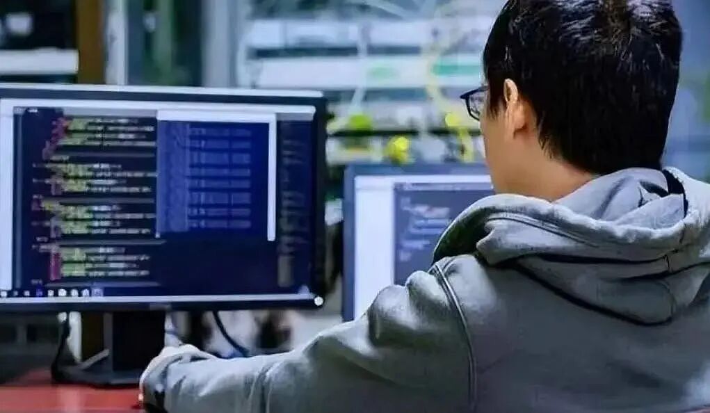 中国四川一小伙被美国通缉！悬赏1000万美元！他到底做了什么（组图） - 3