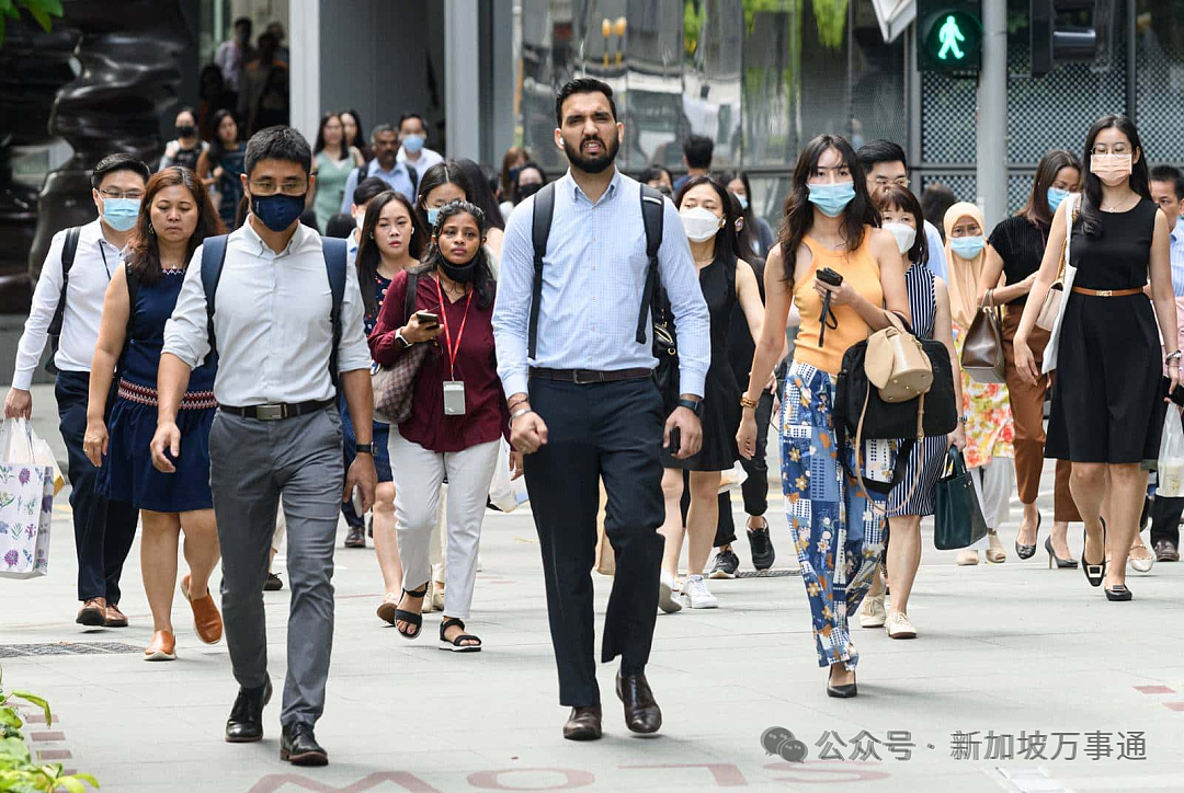 在新加坡的中国打工人，正被PR“身份等级”支配：恐失业、怕回国、越卷越慌... - 8