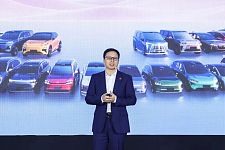 全栈创新，不止于C位：奕境X9携手华为乾崑如何将合作深度转化为品牌护城河