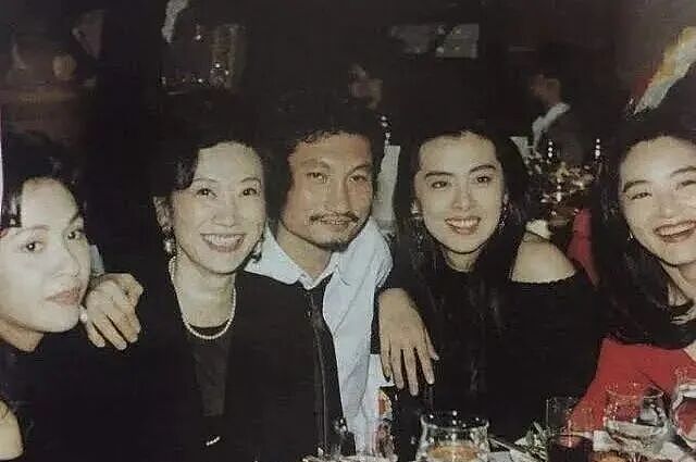74岁传奇女星被曝重病入院!去年获最高荣誉“终身成就奖”!林青霞、徐克前往探望 - 7