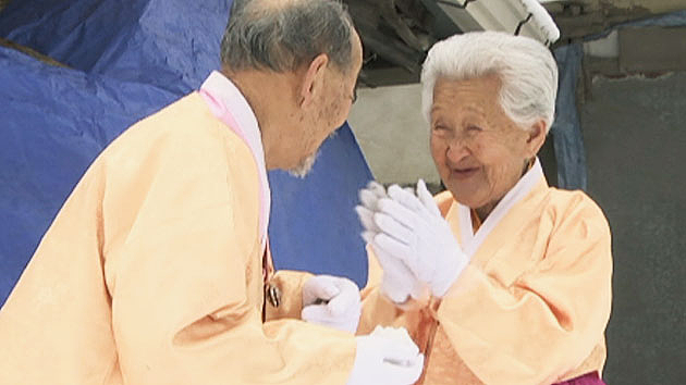 感动全网纪录片102岁女主去世!与夫相守76年,朴素爱情惹哭观众(组图) - 20