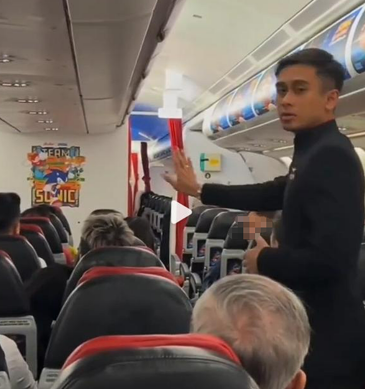 假空姐大闹亚航，大马空少抢镜！逆龄颜值、制服诱惑全网圈粉无数（组图） - 4