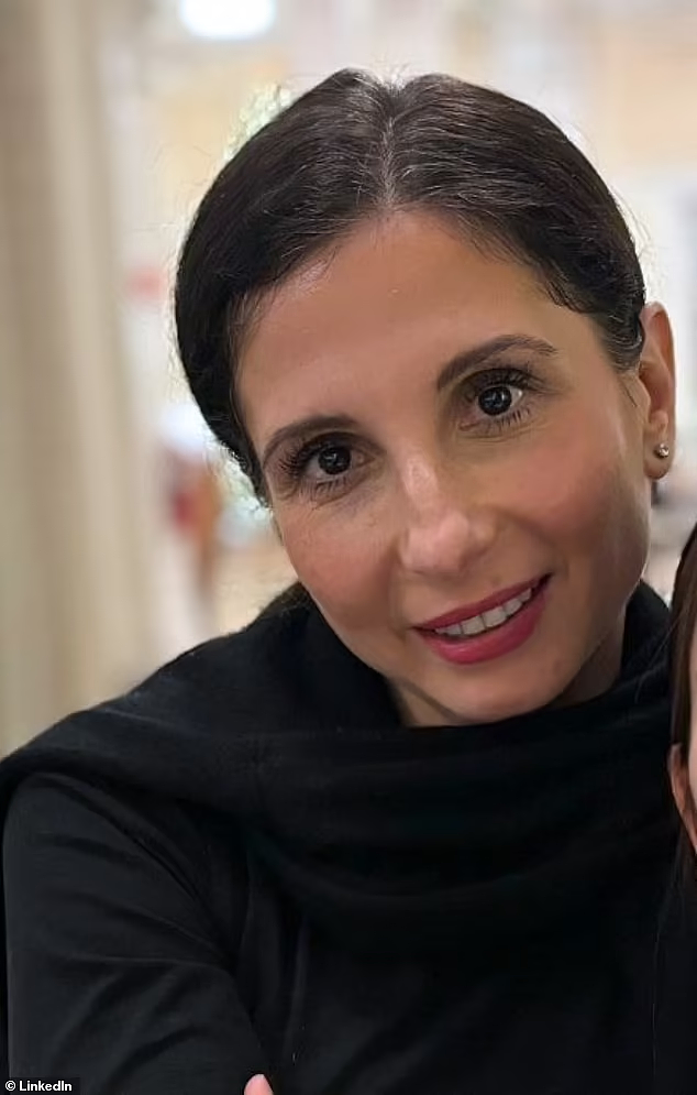 泰流亡王子为夺嫡抛妻弃女娶选美皇后？假离婚甩千万债务，却送未婚妻超大钻戒（组图） - 12