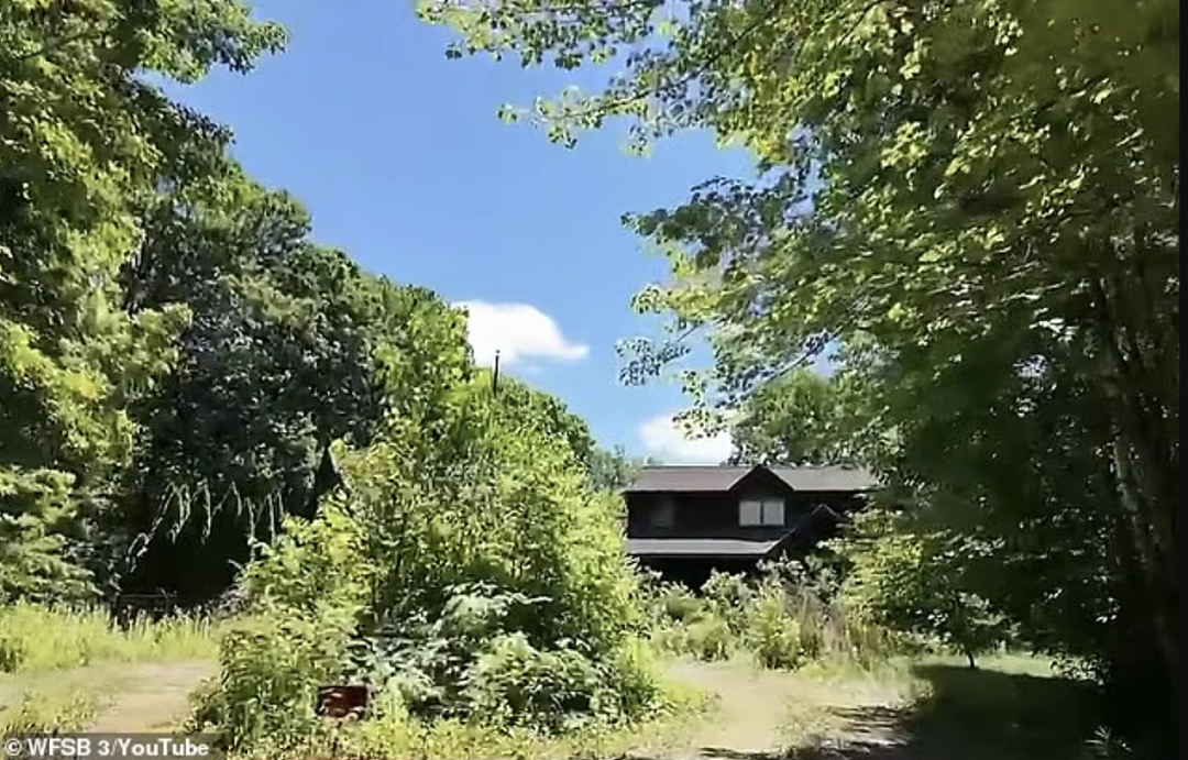 捡到大便宜!康州男子低近30万美元买下法拍屋,第一次开门,眼前一幕吓得赶紧报警(组图) - 4